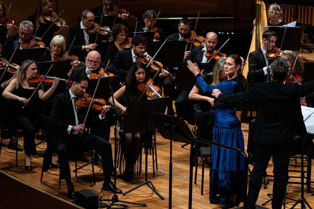 Marina Heredia cantando en Valladolid