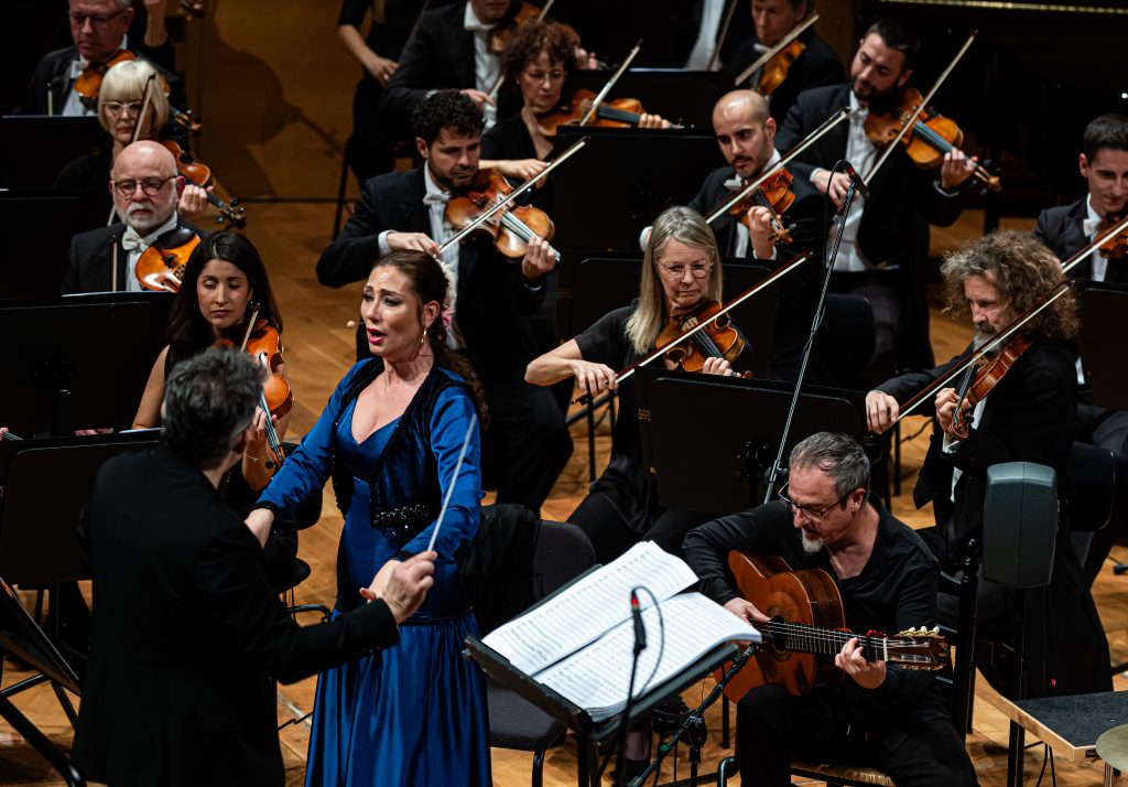 Marina Heredia cantando en uno de los conciertos de Valladolid