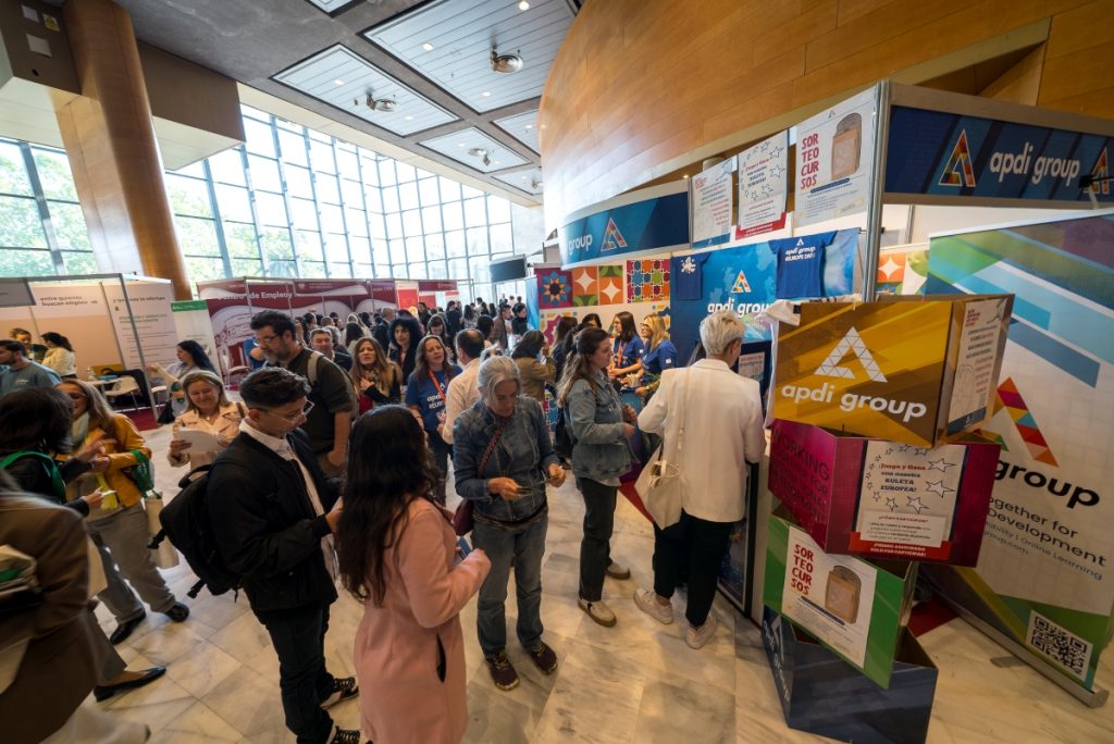 Expositor de APDI Group en la Feria de Empleo de Granada de 2025