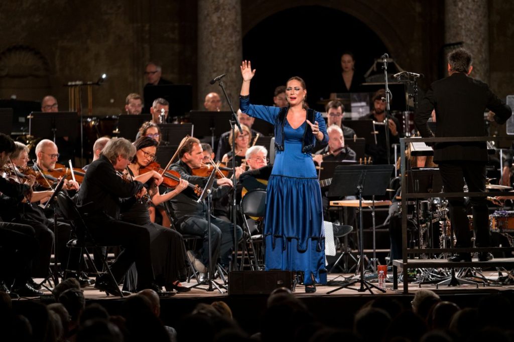 Marina Heredia en el concierto del Palacio del Carlos V en Granada en septiembre de 2025 con la Orquesta Ciudad de Granada