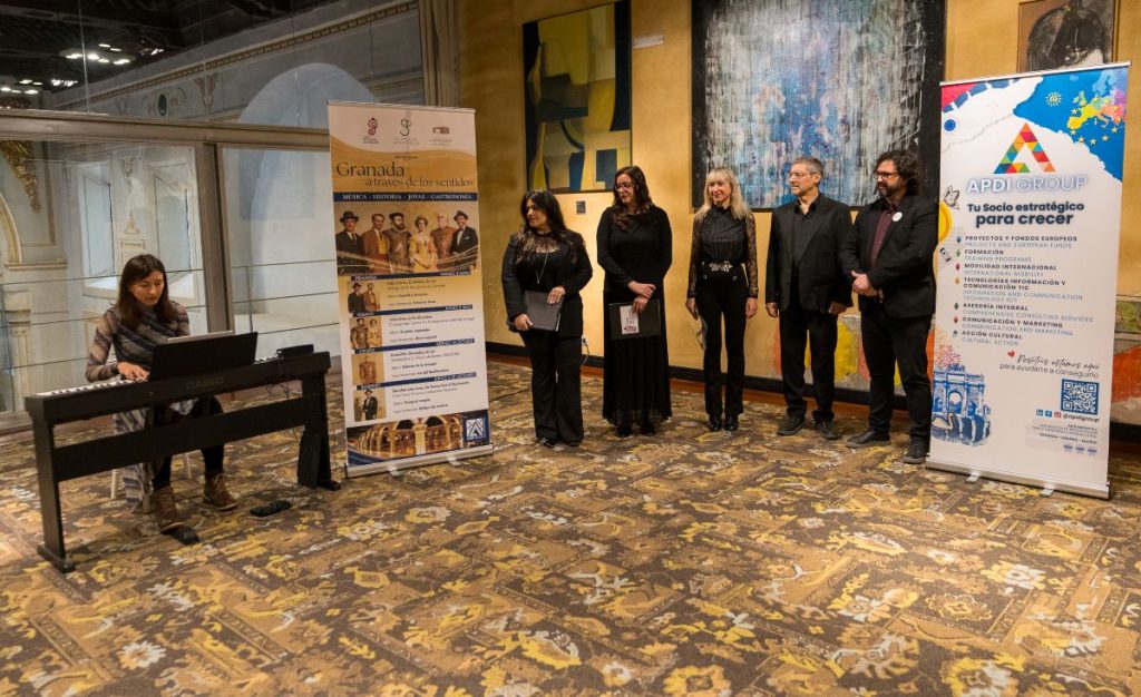 Presentación del ciclo cultural "Granada a través de los sentidos" en el Hotel Santa Paula