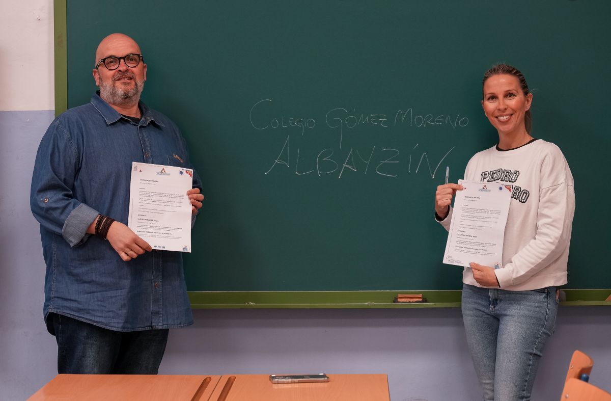 APDI Group refuerza su compromiso con el Albayzín y la educación pública mediante una donación de libros al Gómez Moreno